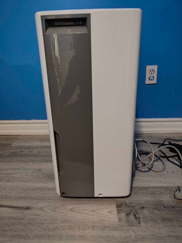Midea 50 pint dehumidifier - photo 2