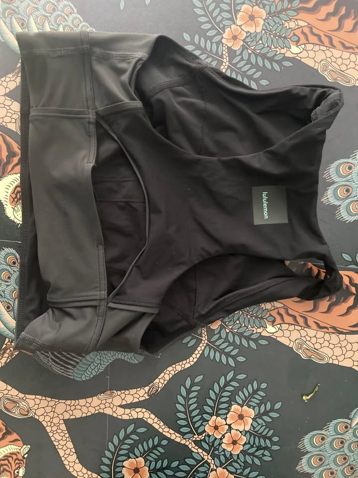 Lululemon Hike to Swim Bra Size 4 - photo 2