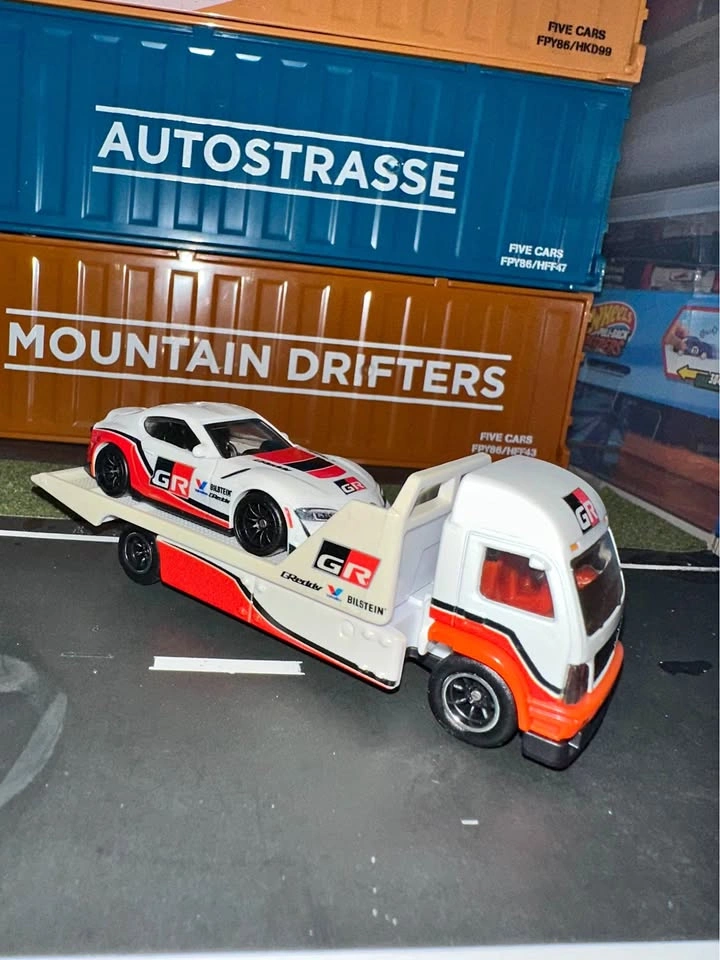 Hotwheels Premium Toyota Hauler Supra