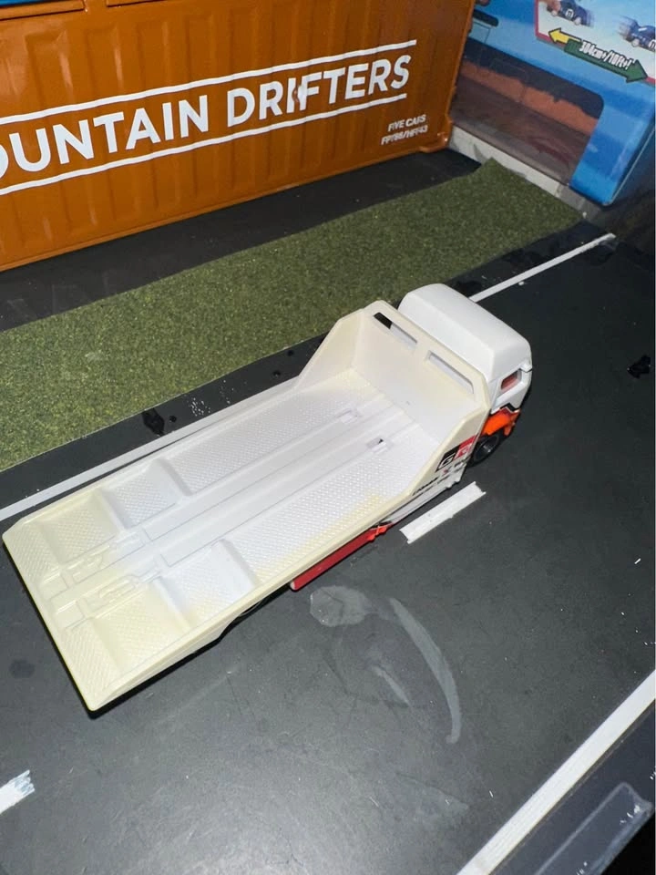 Hotwheels Premium Toyota Hauler Supra - photo 4