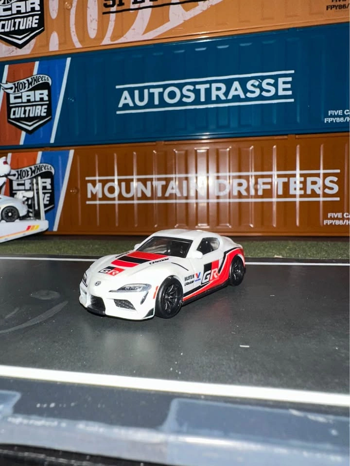 Hotwheels Premium Toyota Hauler Supra - photo 5
