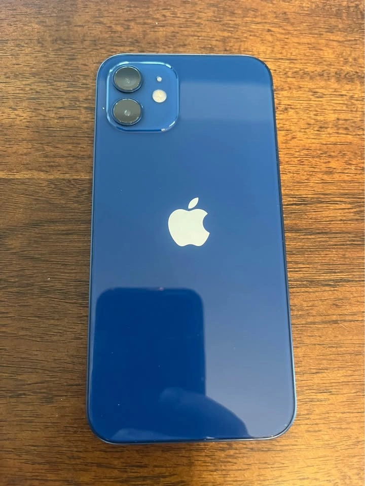 iPhone 12 - photo 2