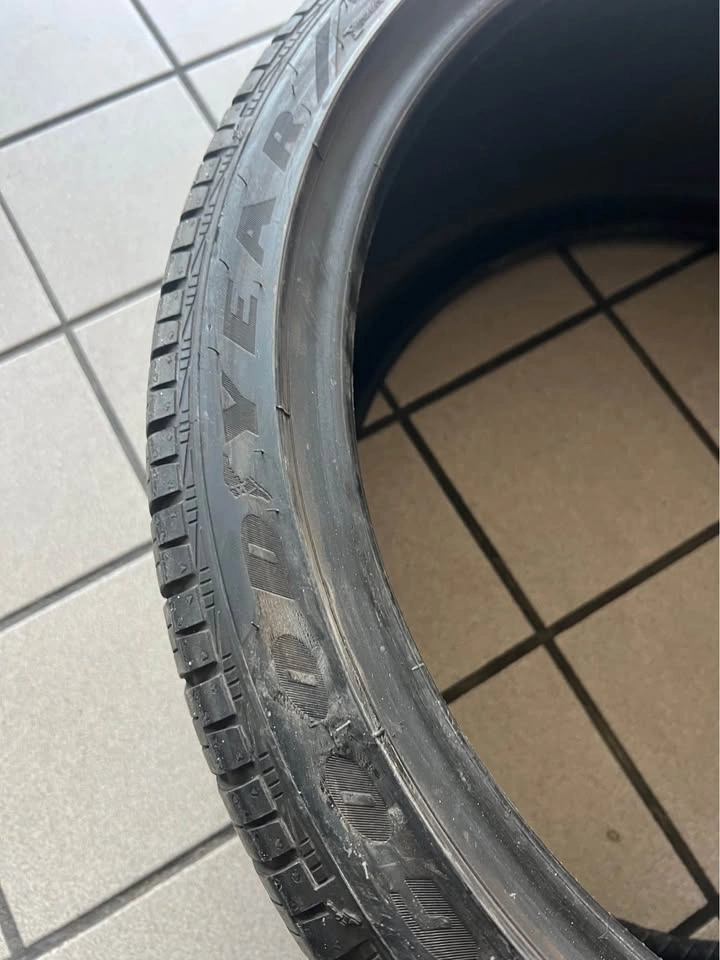 305/30/21 Goodyear Eagle Touring Pair - photo 4