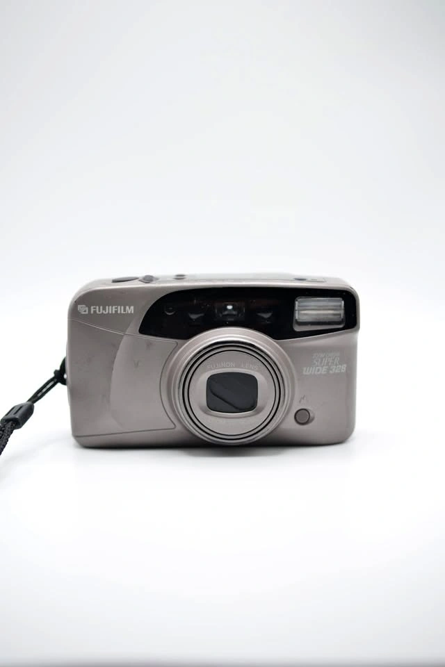 Vintage FujiFilm Zoom Cardia Super Wide 328 Film Camera