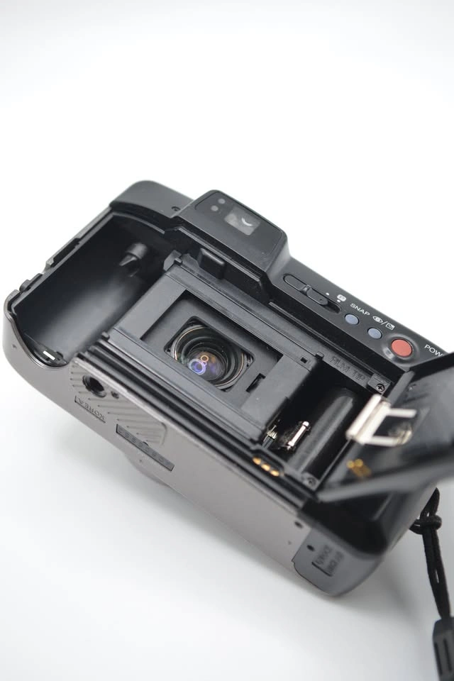 Vintage FujiFilm Zoom Cardia Super Wide 328 Film Camera - photo 4