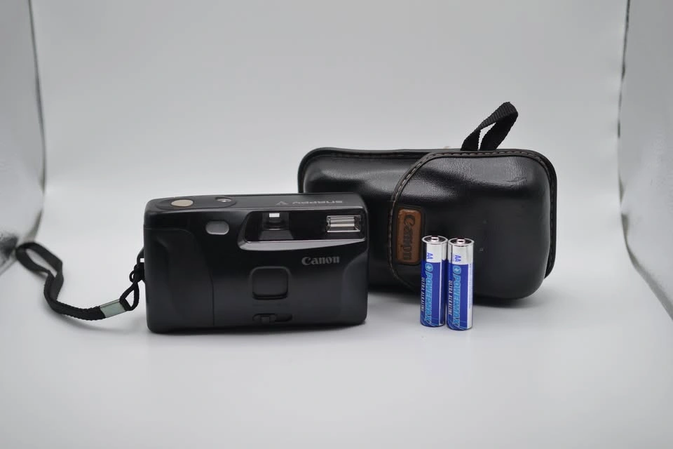 Vintage Film Camera – Canon Snappy V | Compact Point-and-Shoot - photo 2
