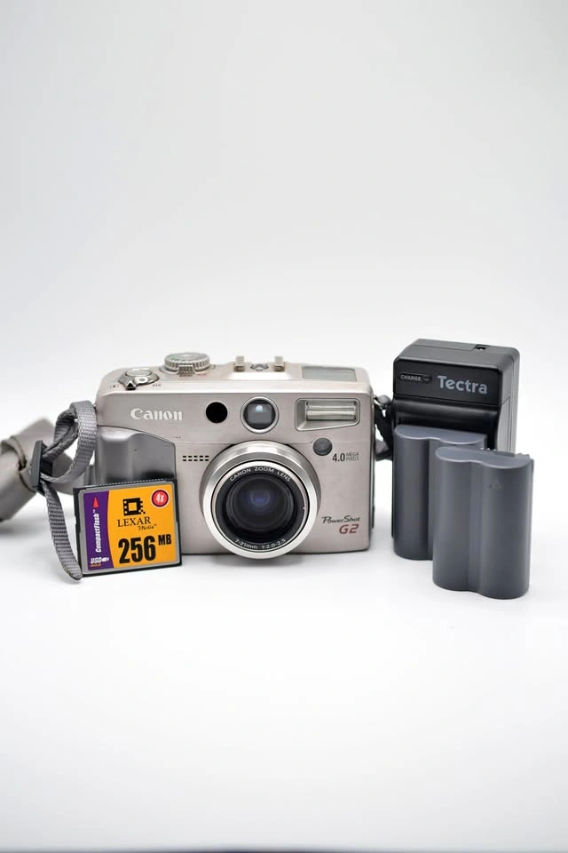 Vintage Digicam – Canon PowerShot G2 | Compact Digital Camera