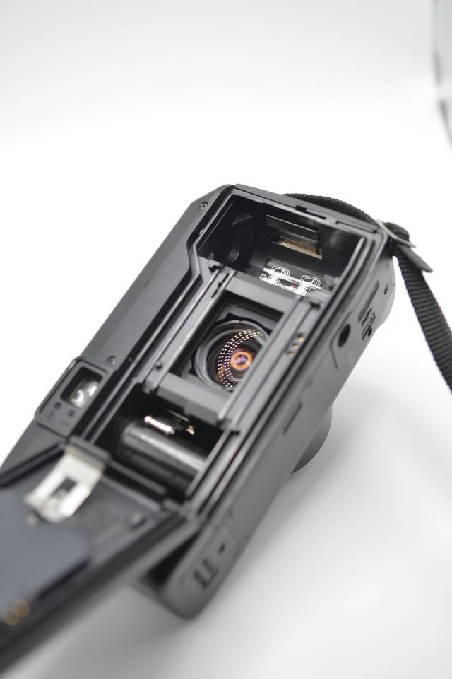 Vintage Film Camera – Samsung AF Zoom 700 | Compact Point-and-Sh - photo 4
