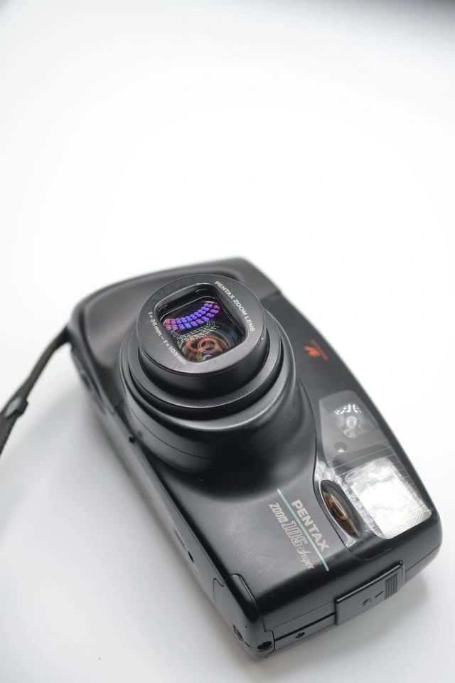 Vintage Film Camera – Pentax Zoom 105 Super | Compact Point-and- - photo 4