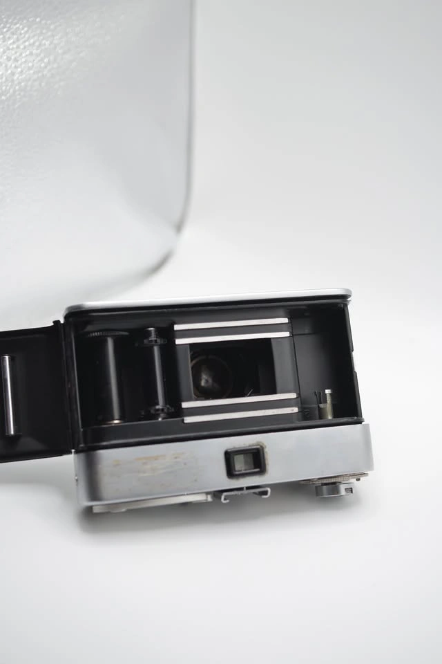 Tower 57-A Vintage Film Camera (Mid-Century Style) - photo 4