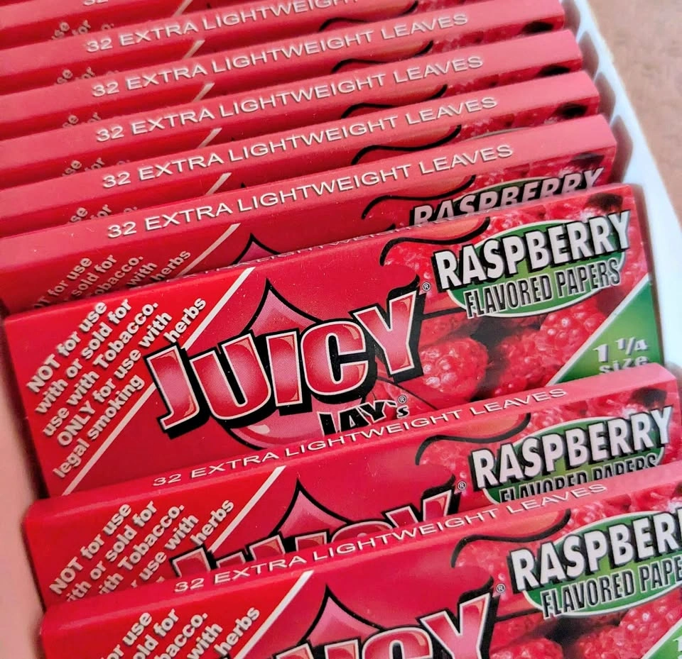 JUICY JAY'S Rolling Papers - Raspberry - 1 1/4 size