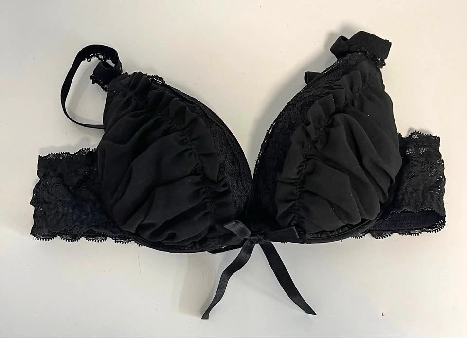 Black Ruffle Push Up Bra from Japan size approx 36B