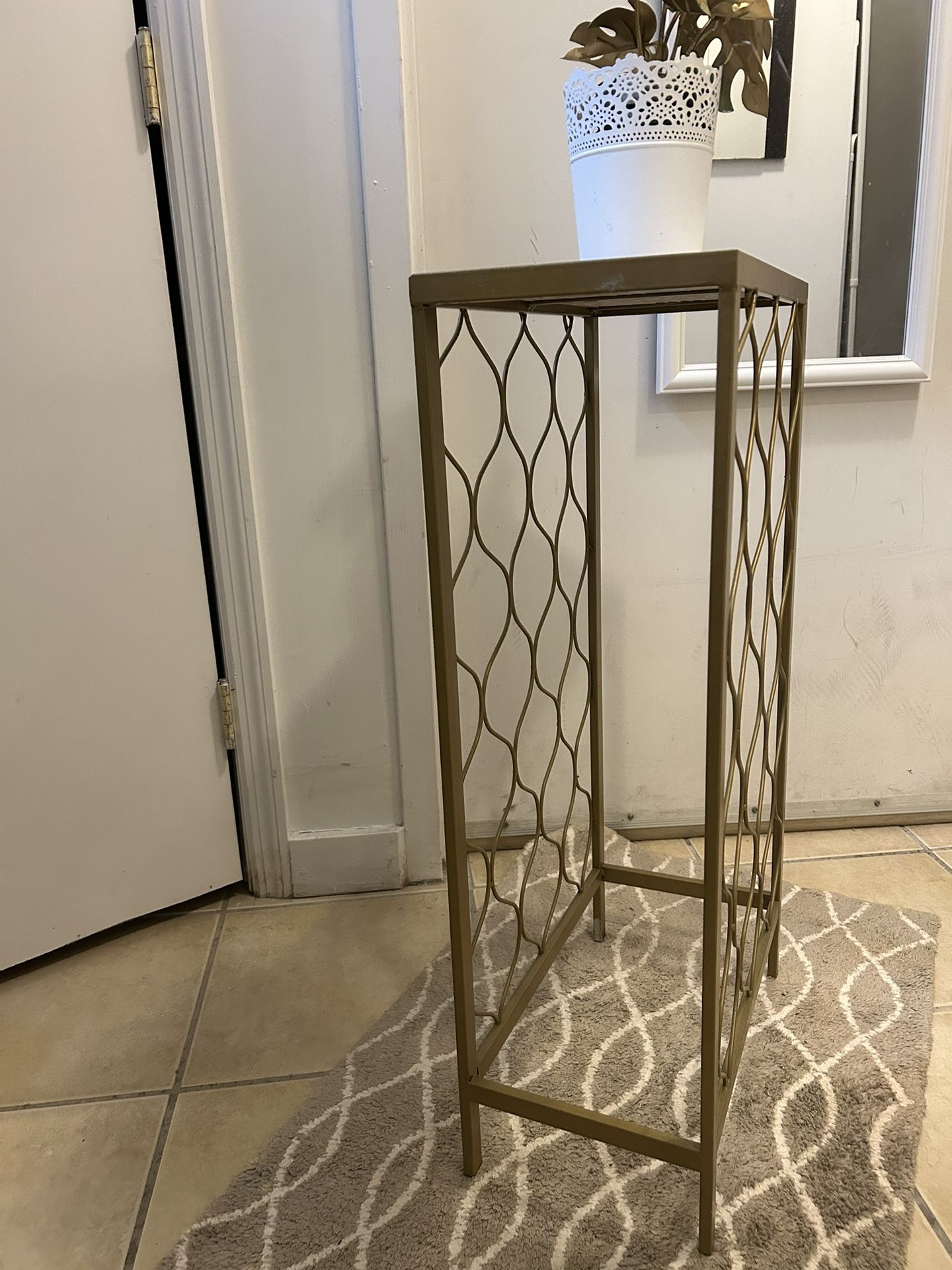 Modern Gold Side Table - photo 4