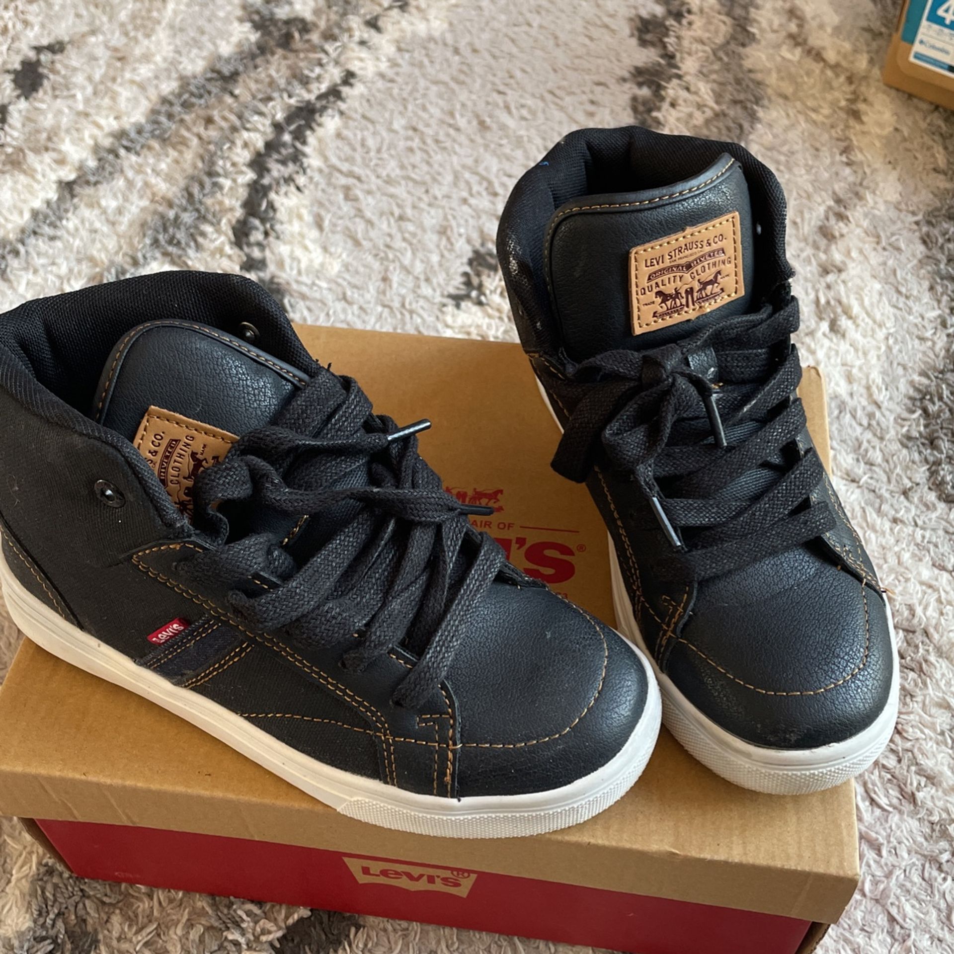 Levis Strauss Sneakers