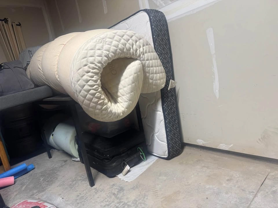 Furniture & Mattress Sale – Excellent Condition! - photo 2