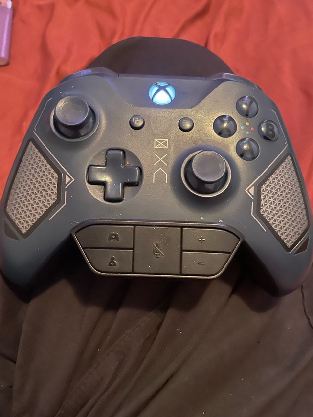 Xbox One X - photo 3