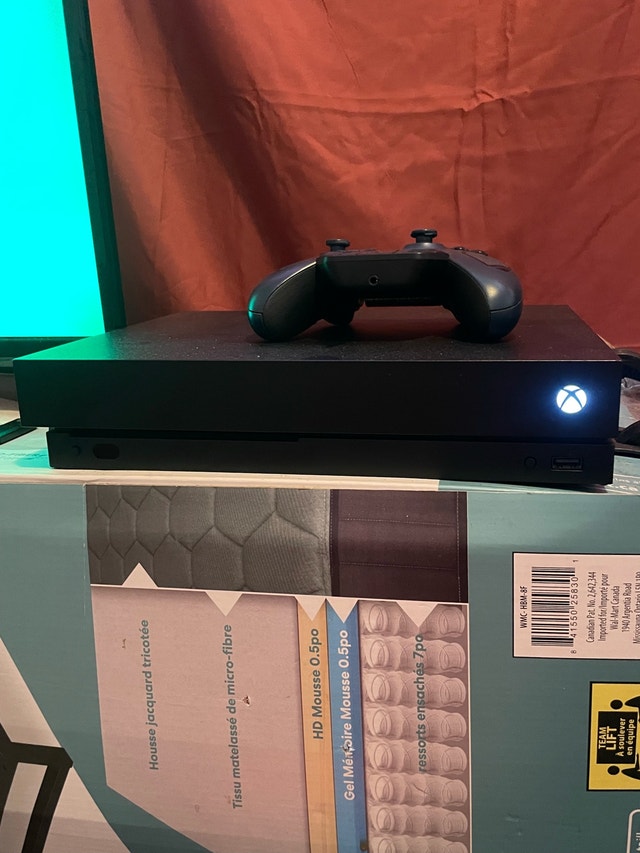 Xbox One X - photo 4