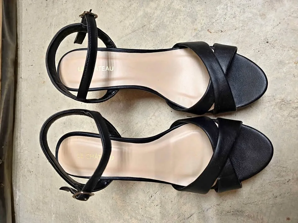 Dress shoes. Wedges- le chateau size 9 thumbnail