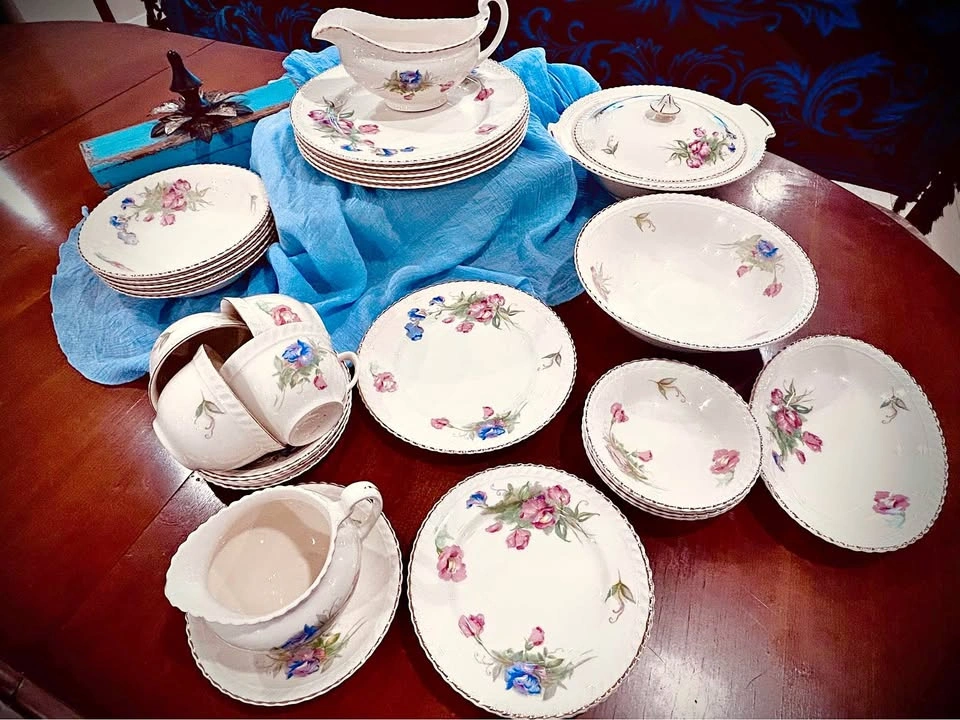 Dinnerware Set for 4 + Serving Pieces - Johnson Brothers