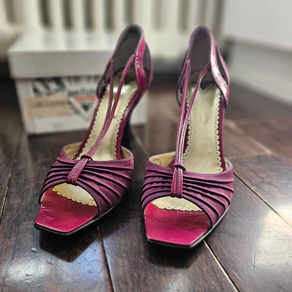 8.5 Fluevog Satin Patent Leather Purple Truly Heels - photo 2