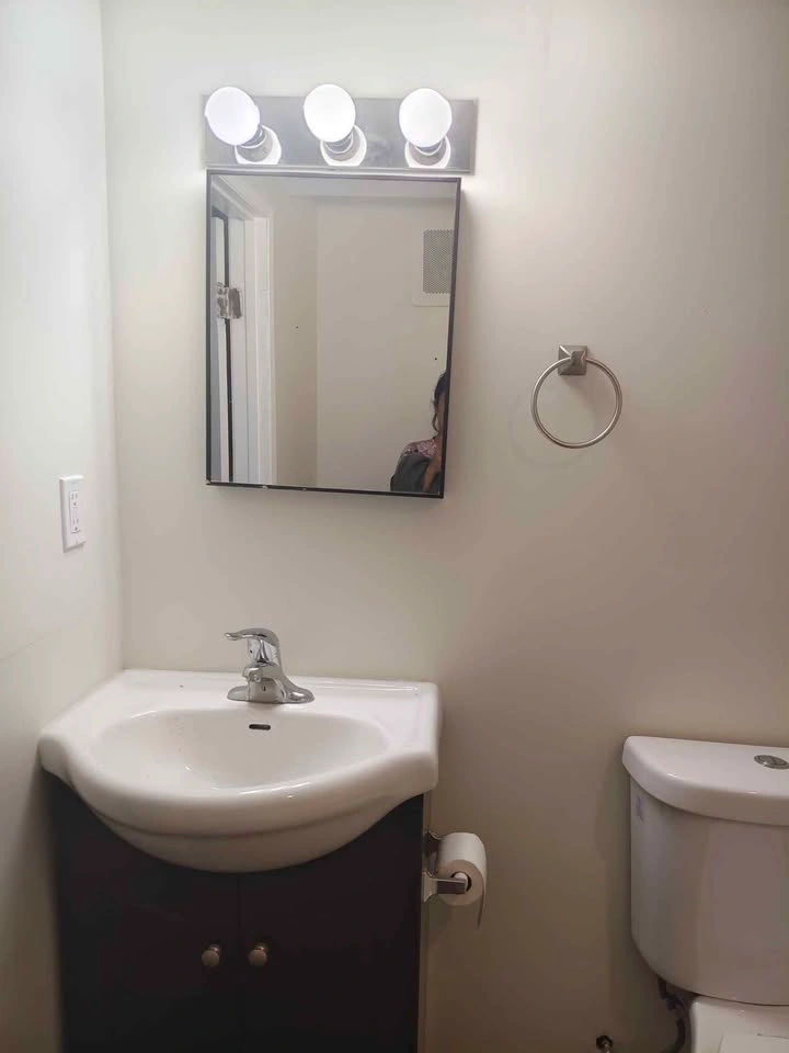 1 bedroom 1 bath basement - photo 2