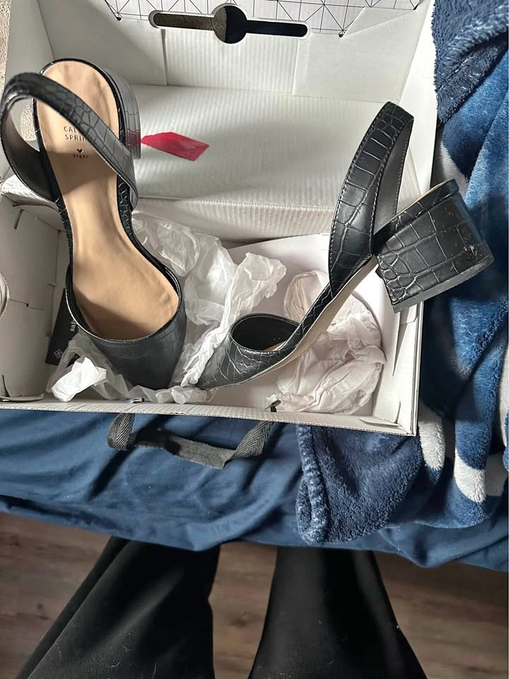 Women’s size 9 dress shoes