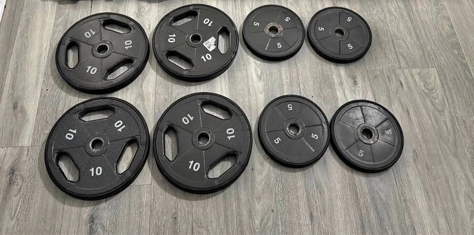 Weight set with curl bar