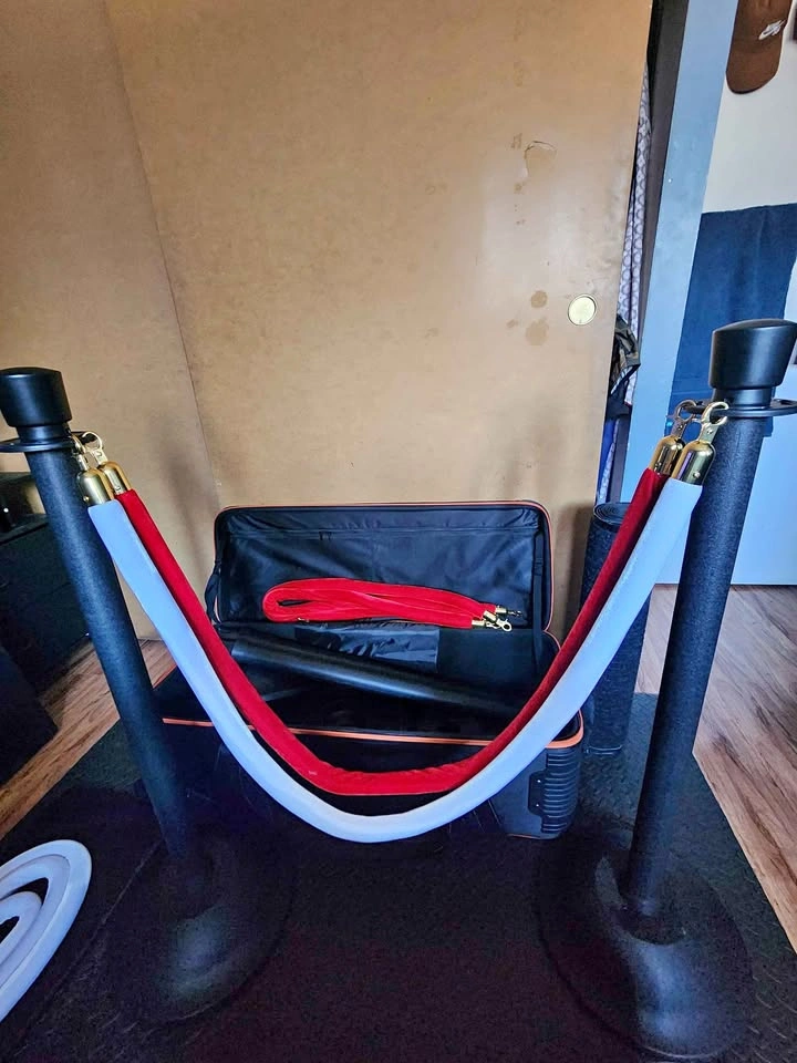 Stanchions with Carrying Case