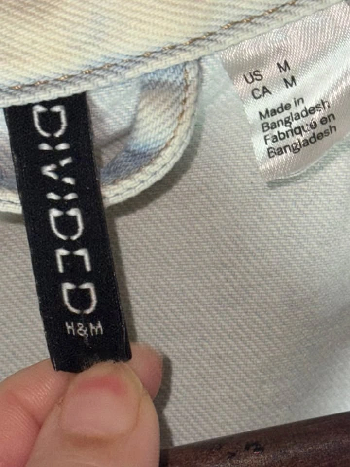 H&M Divided Light Wash Denim Jacket Size M Cropped Trucker Casua - photo 2