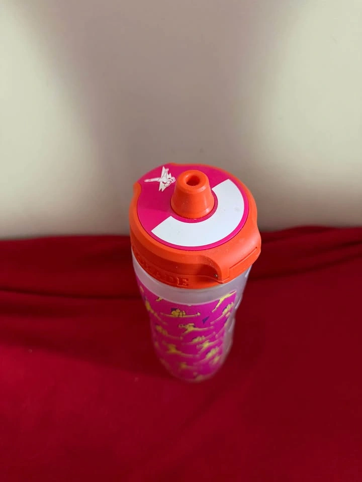 Limited Edition Pink Serena Williams Gatorade Bottle - photo 2