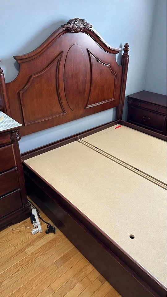 Queen 6-Piece Solid Wood Bedroom Set - PICKUP ONLY - photo 2
