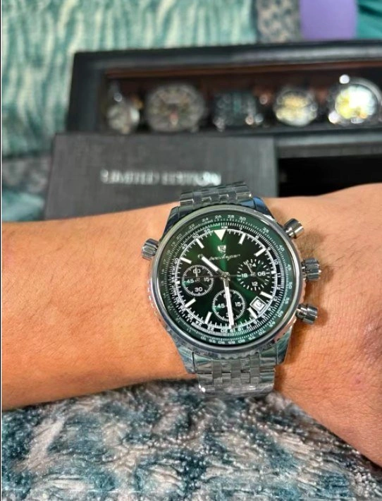 Men’s Green Dial Chronograph Watch – Silver Metal Bracelet