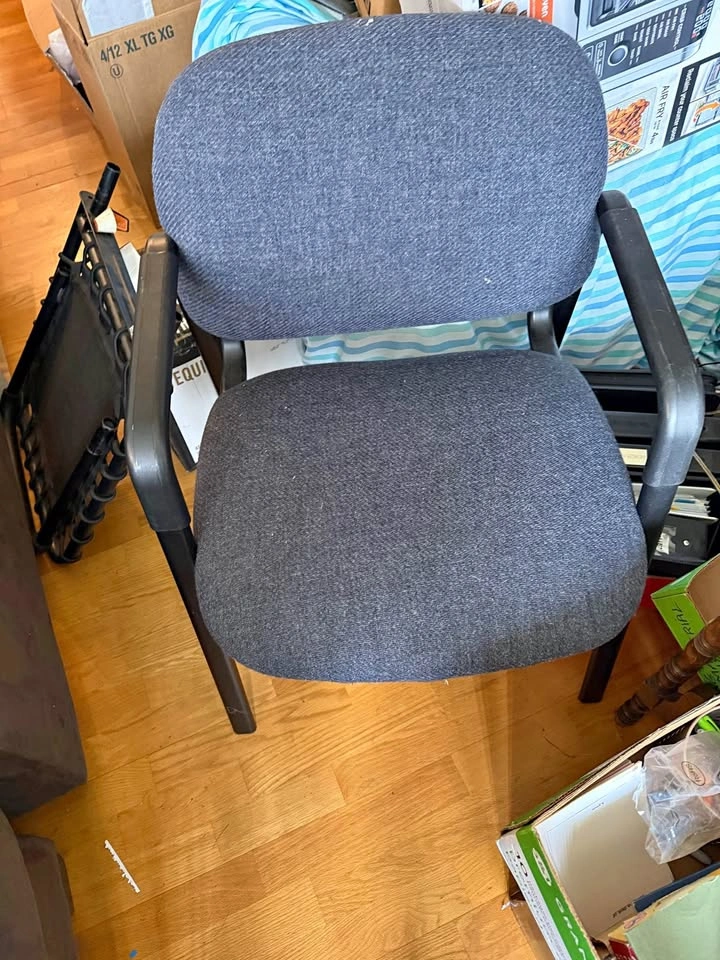 Blue chair (8)