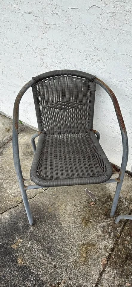 Outdoor chair and table - photo 3