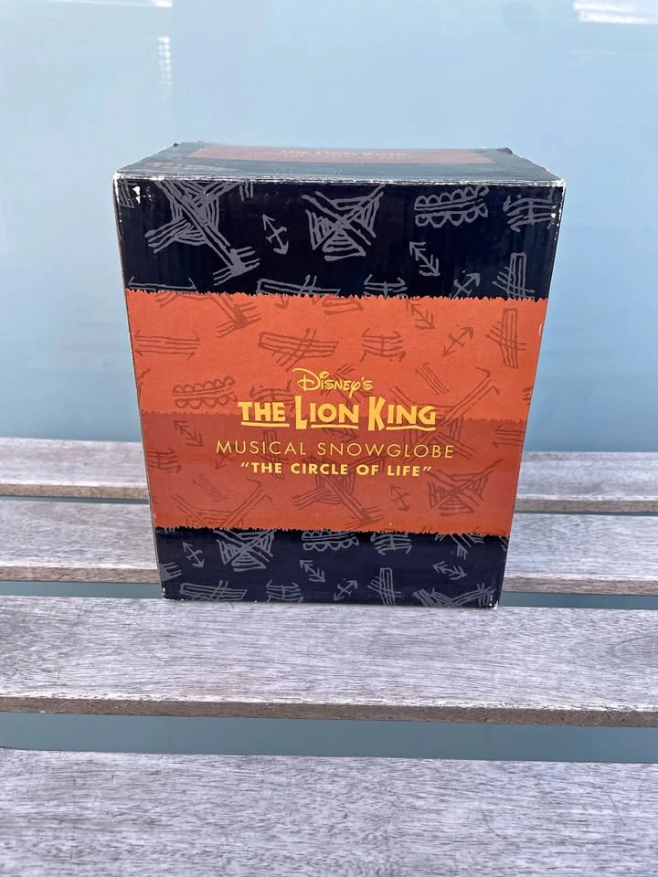 Disney Lion King Musical Snow Globe - Plays Circle of Life