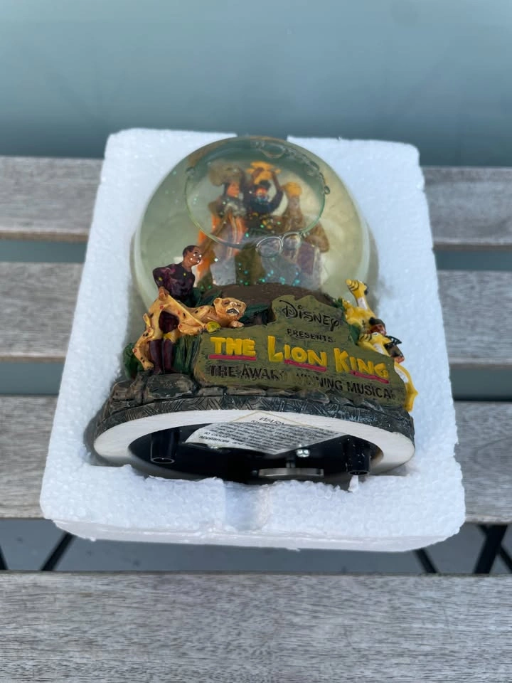 Disney Lion King Musical Snow Globe - Plays Circle of Life - photo 2