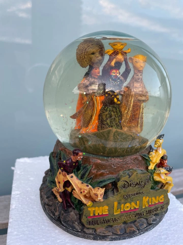 Disney Lion King Musical Snow Globe - Plays Circle of Life - photo 4