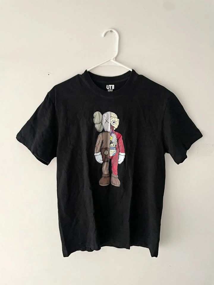 KAWS x Uniqlo UT Flayed Anatomy Men's Black T-Shirt L