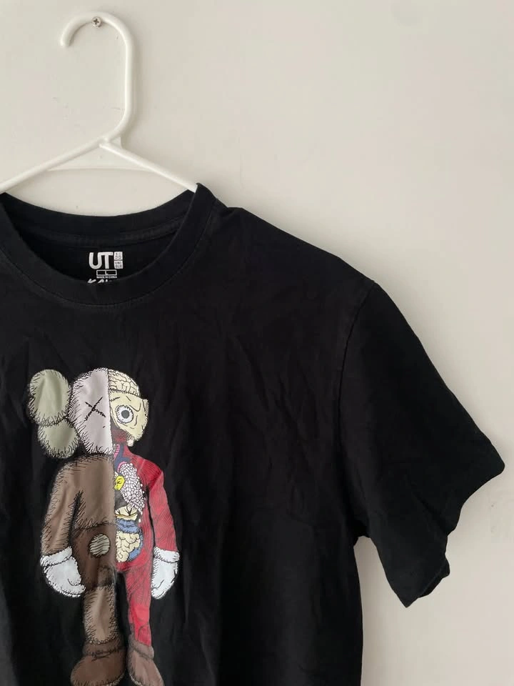 KAWS x Uniqlo UT Flayed Anatomy Men's Black T-Shirt L - photo 3