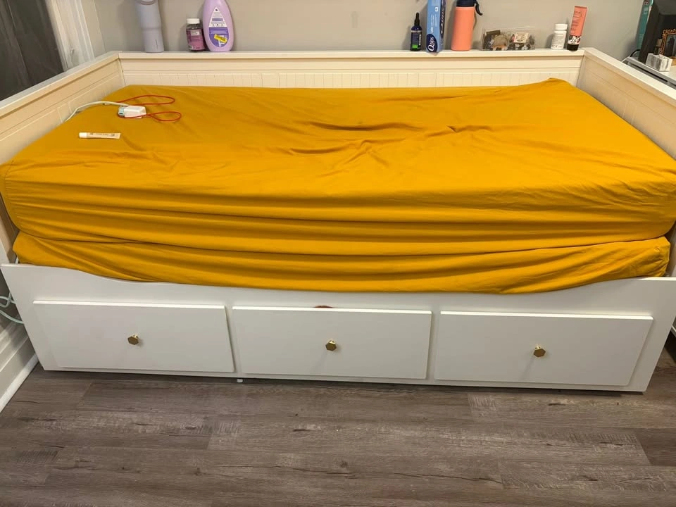 IKEA Hemnes Daybed with 3 Drawers + Mattresses - photo 3