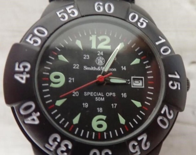 Smith & Wesson XTM-OPS Watch Stainless Steel Caseback 50M Water - photo 3