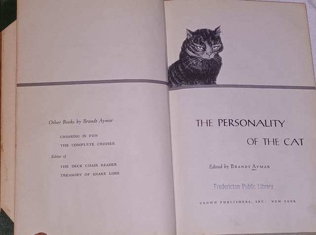 2 Vintage Hardcover Books: Cat Books (1963, 1958) - photo 4