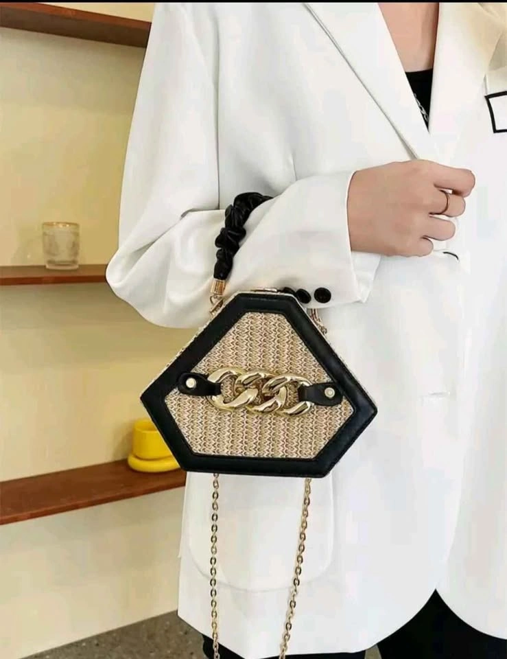 Mini Chain Decor Straw Satchel Bag - photo 3