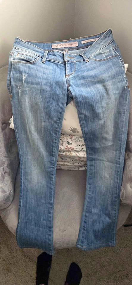 Low Rise Guess Jeans