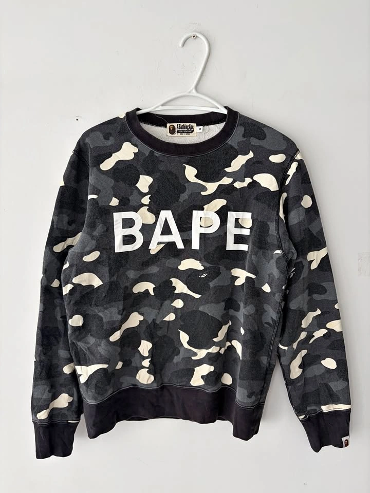 A Bathing Ape BAPE Men's Camo Crewneck Sweater Size M