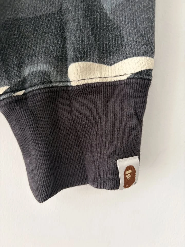 A Bathing Ape BAPE Men's Camo Crewneck Sweater Size M - photo 3