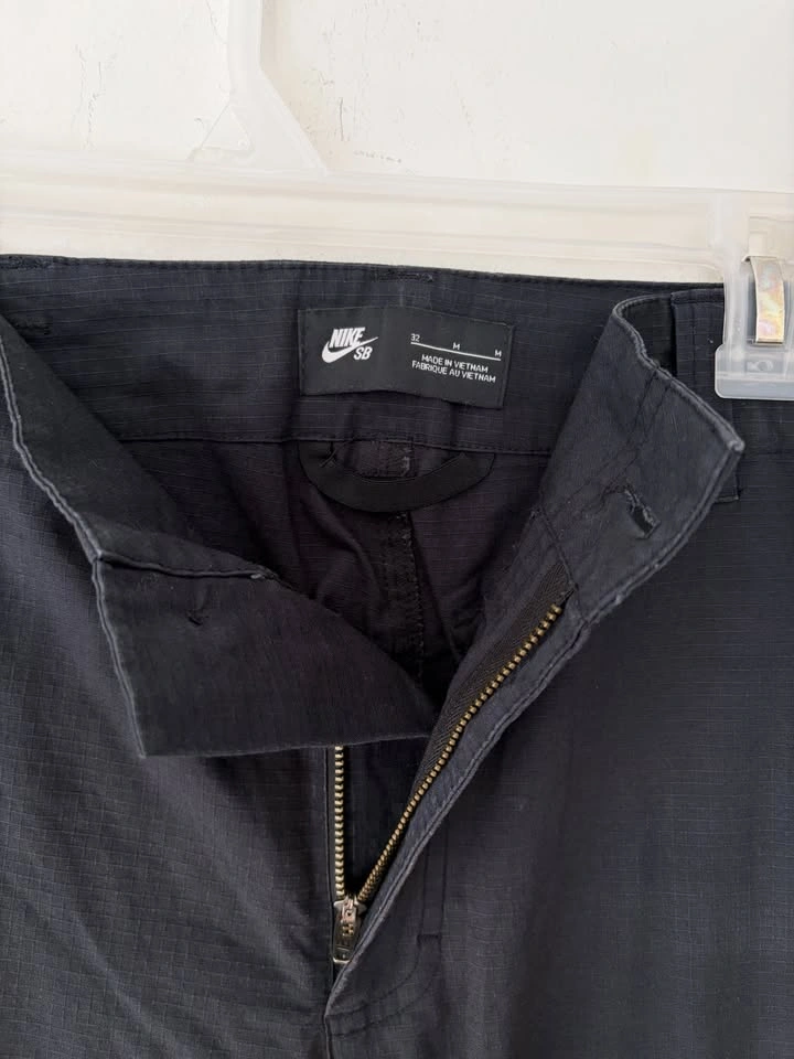 Nike SB Skateboarding Cargo Men's Pants Size 32 - photo 5
