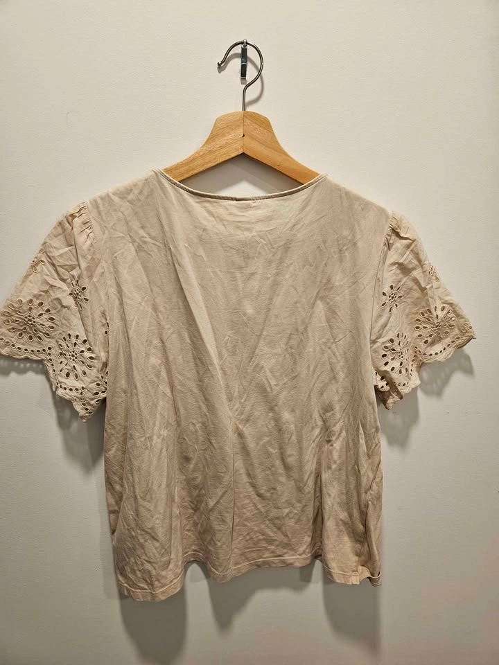 UNIQLO Beige Short Sleeve Top with Lace Sleeves (Size M) - photo 2