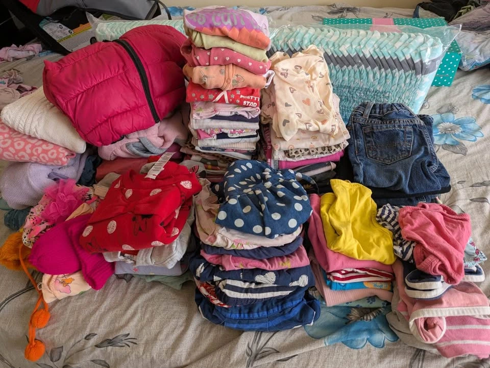 Toddler girls huge clothing lot over 150 items - photo 2