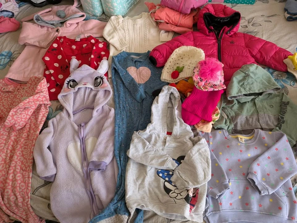 Toddler girls huge clothing lot over 150 items - photo 3